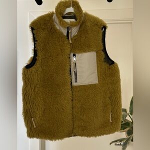 Tory burch fleece vest medium